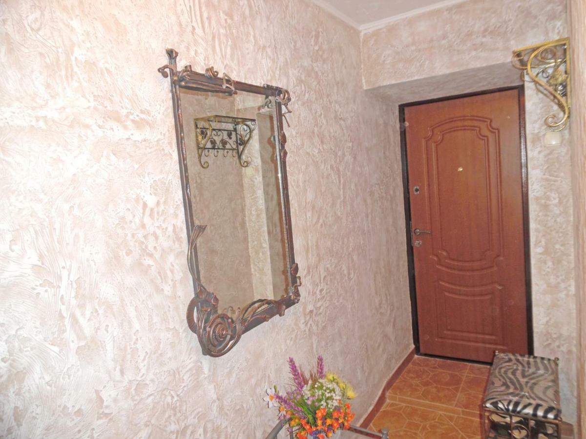 Apartment On Sobornaya 58 Khmel'nyts'kyy Exterior foto